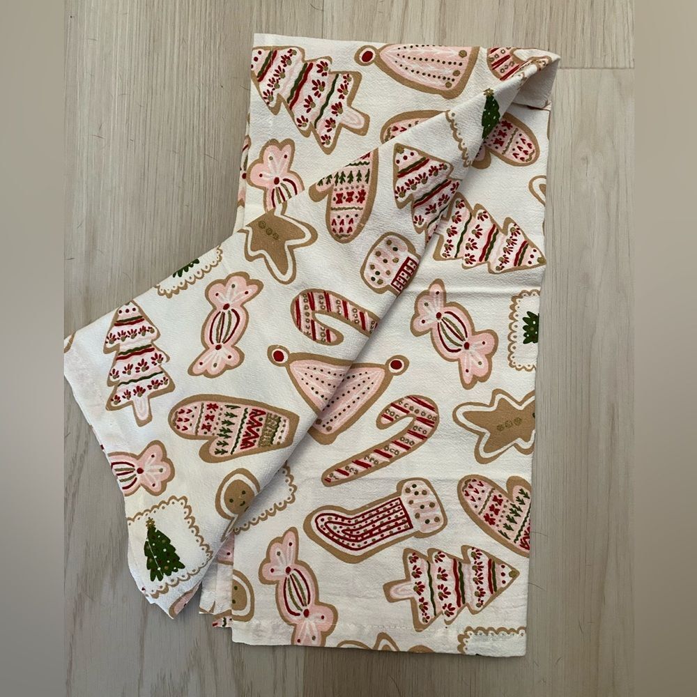 Opalhouse Gingerbread Christmas Cookies Oversized Hanging Loop Kitchen Towel